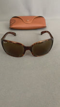 Load and play video in Gallery viewer, RAY-BAN 4068 642/57 3P SUNGLASSES &amp; Case - Tortoise Shell Shades RAYBANS
