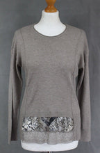 Load image into Gallery viewer, PERUZZI Ladies Wool Blend JUMPER with Lace Detail - Size IT 40 - UK 8
