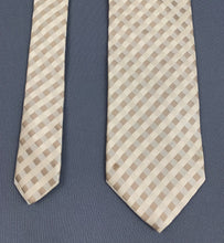 Load image into Gallery viewer, BOSS HUGO BOSS Mens Check Pattern 100% SILK TIE - Made in Italy
