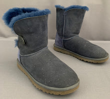 Load image into Gallery viewer, UGG AUSTRALIA BAILEY BUTTON II BOOTS - Blue UGGS - Women&#39;s Size UK 4.5 - EU 37 - US 6
