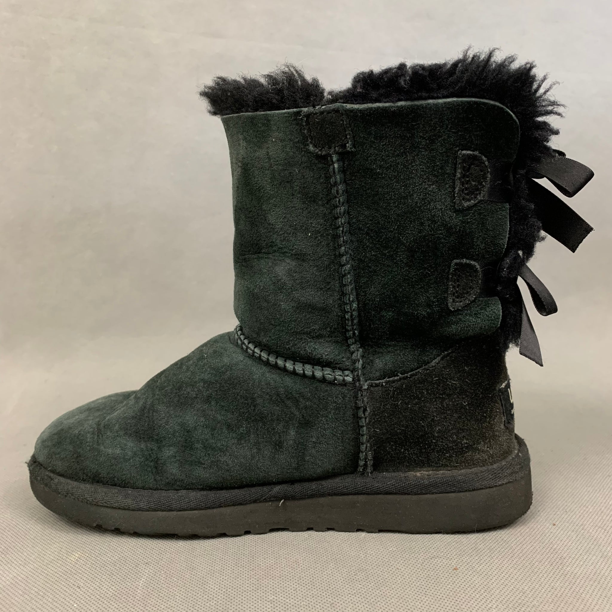 Ugg grey deals bow boots