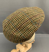 Load image into Gallery viewer, BARBOUR TWEED FLAT CAP - Houndstooth Pattern - Hat Size 7 1/2 - Peaky Blinders!
