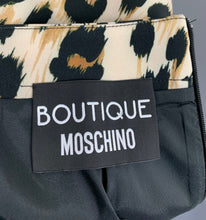 Load image into Gallery viewer, BOUTIQUE MOSCHINO SKIRT - LEOPARD PRINT - Size IT 38 - UK 6 - US 4
