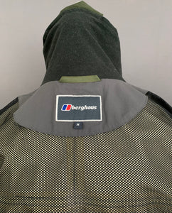 BERGHAUS GORE-TEX COAT - GREEN JACKET - Size M Medium