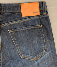 Load image into Gallery viewer, HUGO BOSS MAINE ARKANSAS JEANS - Blue Denim - Mens Size Waist 34&quot; - Leg 32&quot;
