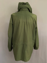 Load image into Gallery viewer, BERGHAUS GORE-TEX COAT - GREEN JACKET - Size M Medium
