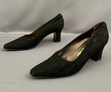 Load image into Gallery viewer, SALVATORE FERRAGAMO PUMPS / COURT SHOES - Women&#39;s Size 9 B - UK 6.5 - EU 39.5
