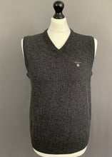 Load image into Gallery viewer, GANT SLEEVELESS JUMPER - 100% Lambswool - Mens Size L Large - Grey Lambs Wool
