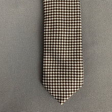 Load image into Gallery viewer, HACKETT LONDON TIE - 100% SILK - Made in Italy - FR20630
