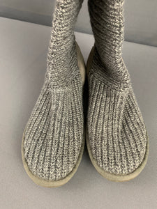 Grey 2024 crochet uggs