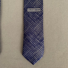Load image into Gallery viewer, GIORGIO ARMANI TIE - 100% Silk - Made in Italy - FR20576
