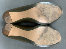 Load image into Gallery viewer, SALVATORE FERRAGAMO Green High Heel COURT SHOES Size 9.5 C - UK 7 - EU 40
