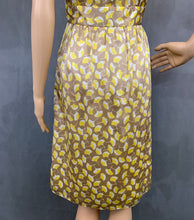 Load image into Gallery viewer, DIANE von FURSTENBERG 100% Silk DRESS Size US 6 - UK 10 DVF

