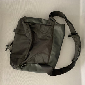 THE NORTH FACE Black Messenger Bag / Shoulder Bag