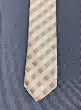 Load image into Gallery viewer, BOSS HUGO BOSS Mens Check Pattern 100% SILK TIE - Made in Italy
