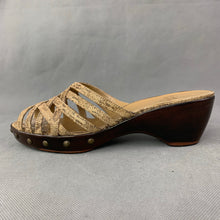 Load image into Gallery viewer, STUART WEITZMAN HALLWAYS TAN NAIROBI PATCH SANDALS / SHOES Size UK 5.5 - EU 38.5
