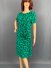 Load image into Gallery viewer, DIANE von FURSTENBERG Green ZOE DRESS Size US 6 - UK 8 DVF
