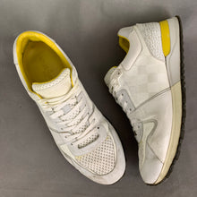Load image into Gallery viewer, LOUIS VUITTON Mens White Trainers / Casual Shoes - Size EU 40 - UK 6
