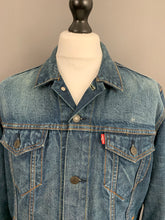 Load image into Gallery viewer, LEVI STRAUSS &amp;Co Mens Blue LEVI&#39;S DENIM JACKET Size LARGE L LEVIS
