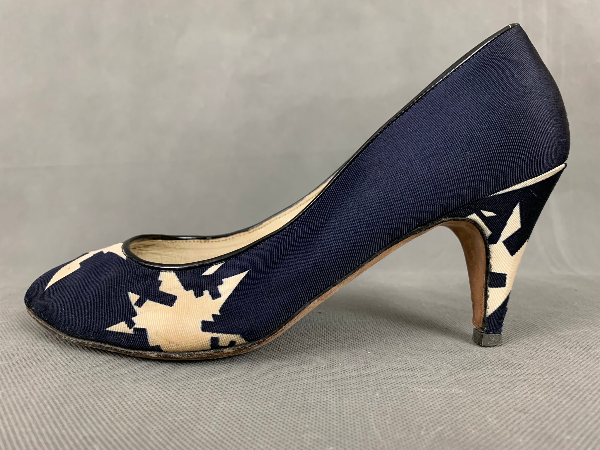 MIU MIU Blue Peep Toe Court Shoe Heels Size 38 - UK 5 – fairytale