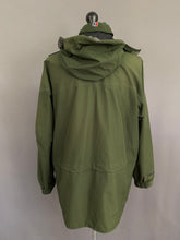 Load image into Gallery viewer, BERGHAUS GORE-TEX COAT - GREEN JACKET - Size M Medium
