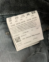 Load image into Gallery viewer, HUGO BOSS MAINE  JEANS - Regular Fit - Mens Size Waist 33&quot; - Leg 33&quot;
