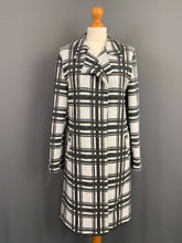 Load image into Gallery viewer, PERUZZI Check Pattern COAT / JACKET Size IT 38 - UK 6 Made in Italy
