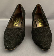 Load image into Gallery viewer, SALVATORE FERRAGAMO PUMPS / COURT SHOES - Women&#39;s Size 9 B - UK 6.5 - EU 39.5
