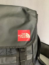 Load image into Gallery viewer, THE NORTH FACE Black Messenger Bag / Shoulder Bag
