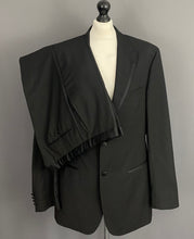 Load image into Gallery viewer, HUGO BOSS DINNER SUIT - MONTGOMERY / CLIFT - Size DE 102 - 41&quot; Chest W37 L34
