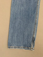 Load image into Gallery viewer, LEVI&#39;S 505 JEANS - Blue Denim - Size Waist 42&quot; Leg 30&quot; LEVIS LEVI STRAUSS &amp;Co
