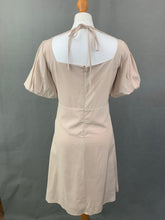 Load image into Gallery viewer, ELLI WHITE Ladies DRESS - Size Medium M
