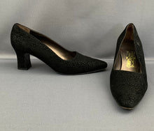 Load image into Gallery viewer, SALVATORE FERRAGAMO PUMPS / COURT SHOES - Women&#39;s Size 9 B - UK 6.5 - EU 39.5
