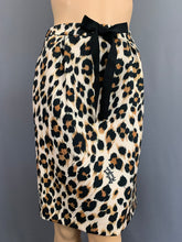 Load image into Gallery viewer, BOUTIQUE MOSCHINO SKIRT - LEOPARD PRINT - Size IT 38 - UK 6 - US 4

