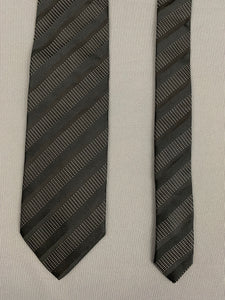 BOSS HUGO BOSS Mens Black Striped 100% SILK TIE - Made in Italy